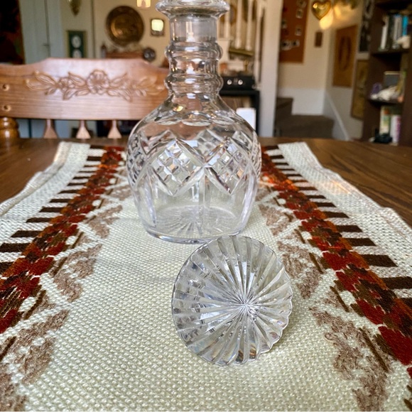 Antique Diamond Pattern Stuart Crystal Glass Whiskey Decanter - Picture 4 of 7